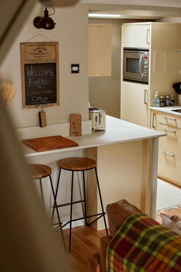 Crossroads Cottage ドラムナドロッキット エクステリア 写真